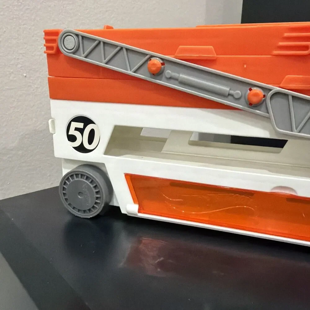 Hot Wheels Mega Hauler Truck Trailer Carrier Car Transporter for 50 Cars Toys